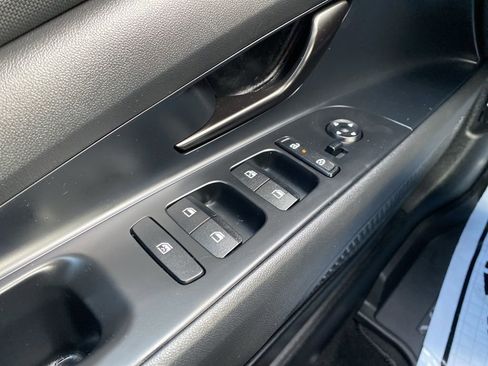 Certified 2025 Hyundai Elantra Sport image 21