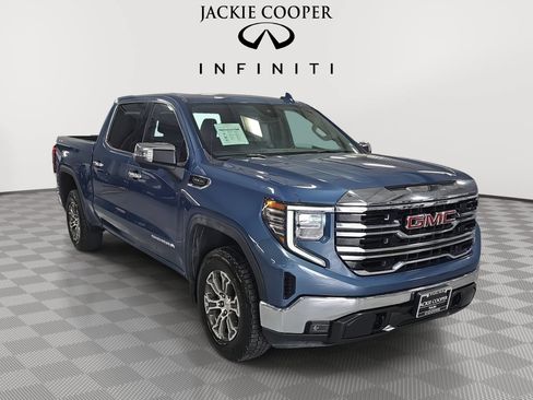 Used 2024 GMC Sierra 1500 SLT AWD/4WD image 3