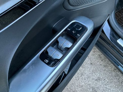 Used 2023 Mercedes-Benz C 300 4MATIC Sedan image 12