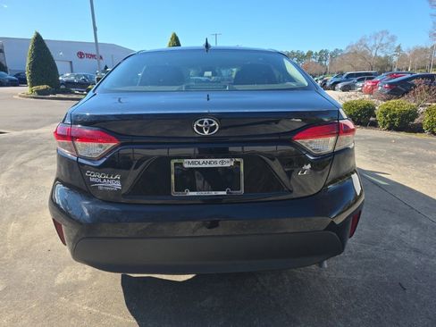 Used 2023 Toyota Corolla LE image 4