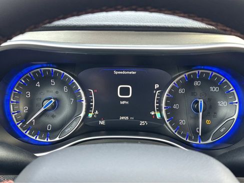 Used 2024 Chrysler Pacifica Pinnacle image 20