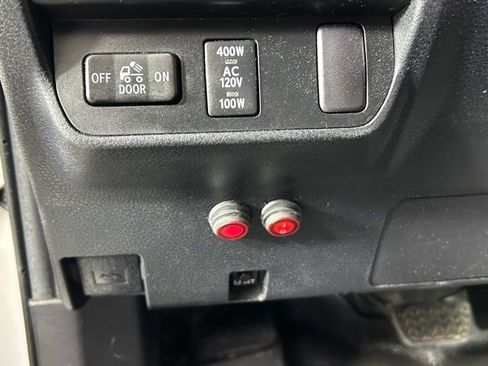 Used 2016 Toyota Tacoma TRD Off-Road w/ Premium & Technology Package AWD/4WD image 21
