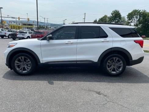 Used 2021 Ford Explorer XLT w/ Equipment Group 202A AWD/4WD image 6