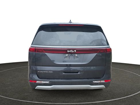 Used 2022 Kia Carnival LX FWD image 5