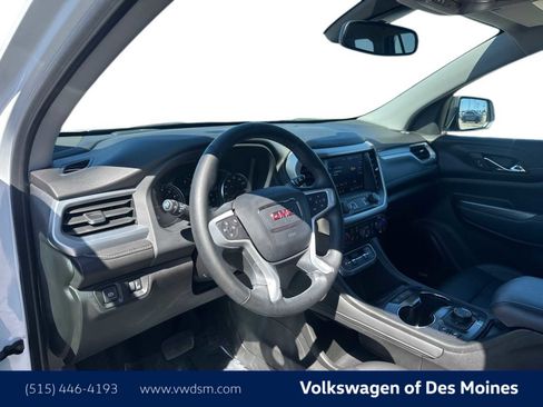 Used 2023 GMC Acadia SLT w/ Elevation Edition image 2