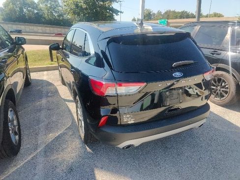 Used 2022 Ford Escape SEL w/ Technology Package FWD image 8