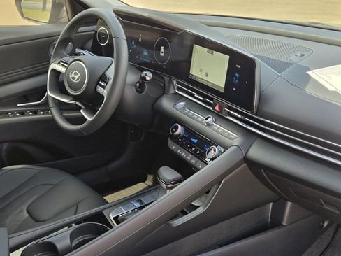 New 2026 Hyundai Elantra Limited FWD image 8