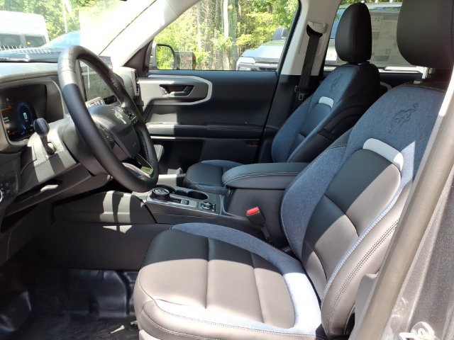 New 2026 Ford Bronco Sport Outer Banks w/ Sasquatch Outer Banks Package AWD/4WD image 8
