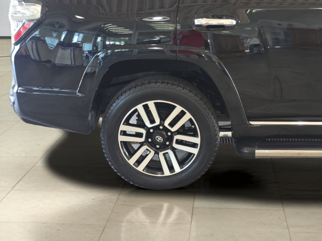 Used 2015 Toyota 4Runner Limited w/ Four Season Floor Mat Package AWD/4WD image 31