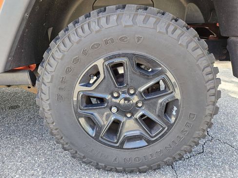 Used 2015 Jeep Wrangler Unlimited Sport AWD/4WD image 24