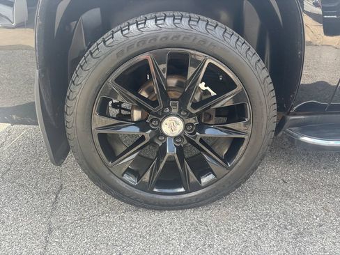 Used 2007 Cadillac Escalade EXT w/ Information Package AWD/4WD image 32