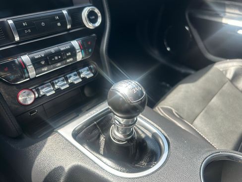 Used 2022 Ford Mustang GT Premium w/ Black Accent Package RWD image 31