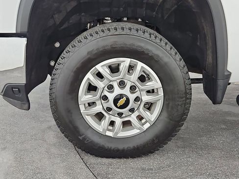 Used 2025 Chevrolet Silverado 2500 LT w/ Convenience Package image 39