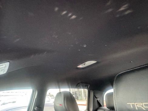 Used 2017 Toyota Tacoma TRD Pro AWD/4WD image 7