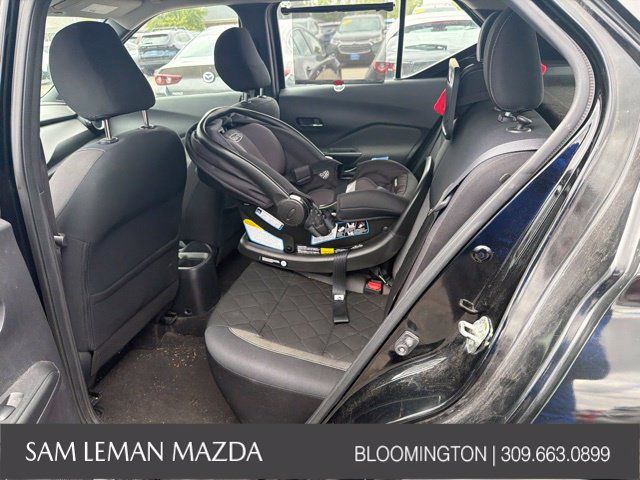 Used 2019 Nissan Kicks SV FWD image 12