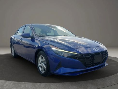 Used 2021 Hyundai Elantra SE image 10