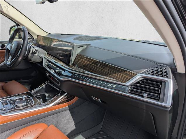 Used 2023 BMW X7 xDrive40i AWD/4WD image 28
