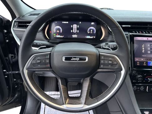 Used 2023 Jeep Grand Cherokee Limited w/ Luxury Tech Group II image 14