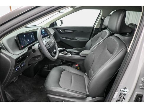 Used 2025 Kia EV6 Light w/ Light LR Technology Package image 17