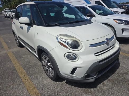 Used 2014 FIAT 500L Trekking w/ Popular Equipment Group FWD image 3