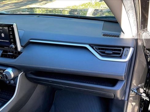 Used 2021 Toyota RAV4 XLE image 23