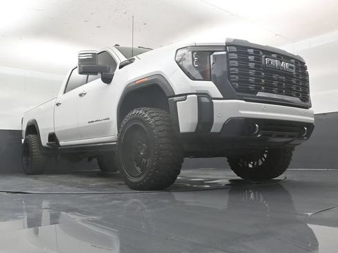 Used 2024 GMC Sierra 2500 Denali Ultimate AWD/4WD image 49