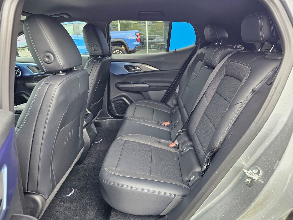 New 2026 Chevrolet Equinox EV LT AWD/4WD image 16