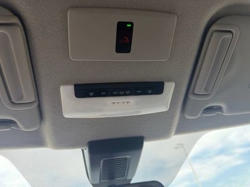 Used 2024 Nissan Kicks SR w/ SR Premium Package FWD image 28
