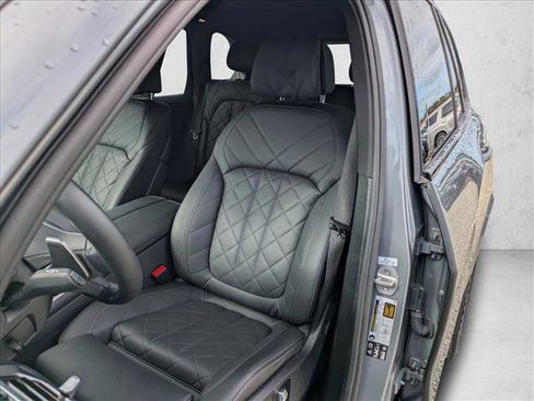 Used 2025 BMW X5 xDrive40i w/ M Sport Package AWD/4WD image 16