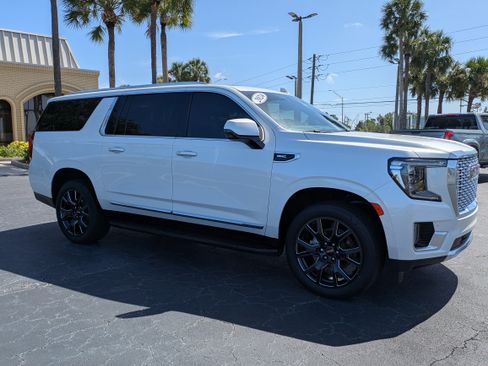 Used 2024 GMC Yukon XL Denali AWD/4WD image 7