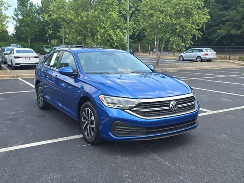 Used 2023 Volkswagen Jetta S FWD image 3
