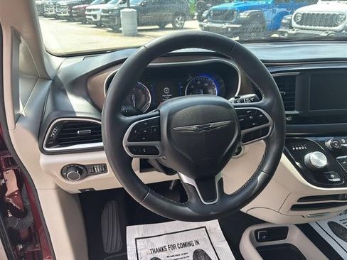 Used 2023 Chrysler Voyager LX FWD image 17