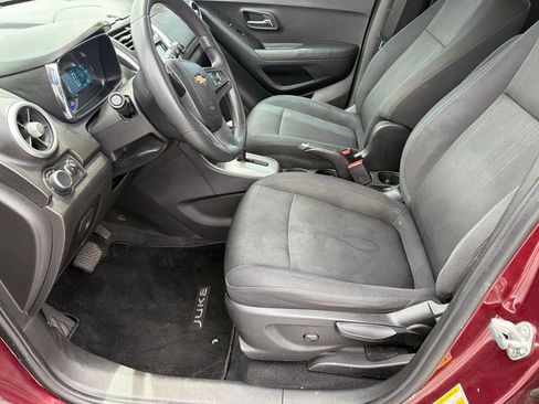 Used 2016 Chevrolet Trax LT FWD image 11