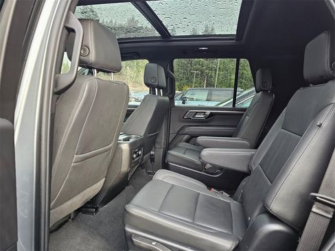 Used 2025 Chevrolet Tahoe Z71 w/ Comfort Package image 18