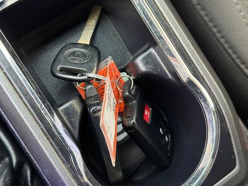 Used 2017 Toyota Tacoma TRD Off-Road w/ Tow Package (A/T) image 30