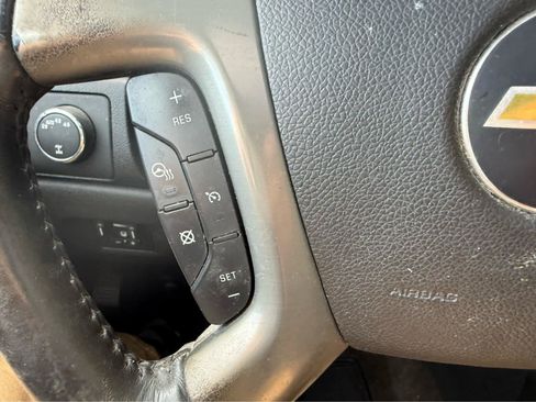 Used 2013 Chevrolet Avalanche LTZ AWD/4WD image 21
