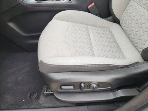 Used 2022 Chevrolet Equinox LS w/ LS Convenience Package image 25