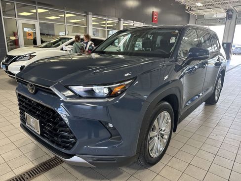 Used 2024 Toyota Grand Highlander Platinum image 30