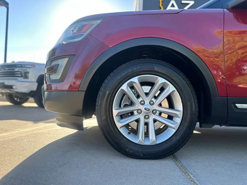 Used 2016 Ford Explorer XLT w/ Equipment Group 202A image 11