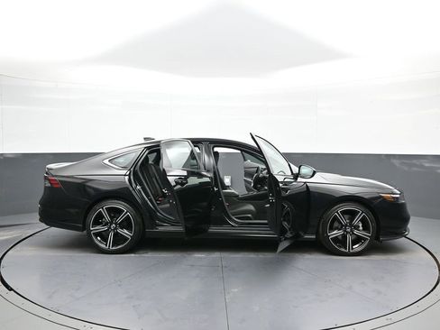 Used 2023 Honda Accord Sport image 40