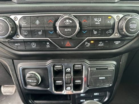 Used 2021 Jeep Gladiator Sport image 32