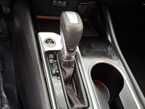 Used 2024 Nissan Altima 2.5 SV image 14