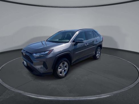 Certified 2024 Toyota RAV4 LE AWD/4WD image 4