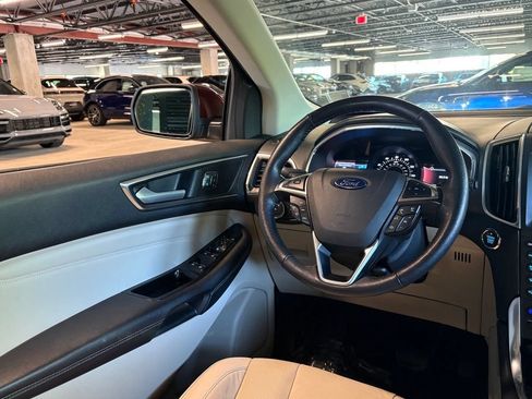 Used 2016 Ford Edge Titanium w/ Equipment Group 302A AWD/4WD image 17