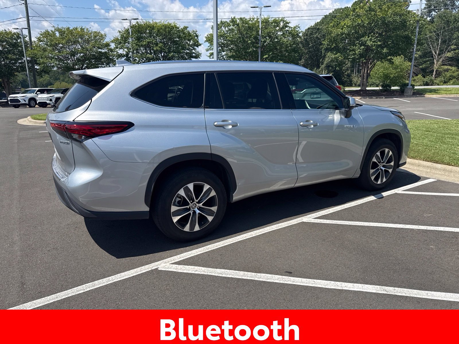 Used 2021 Toyota Highlander XLE FWD image 7