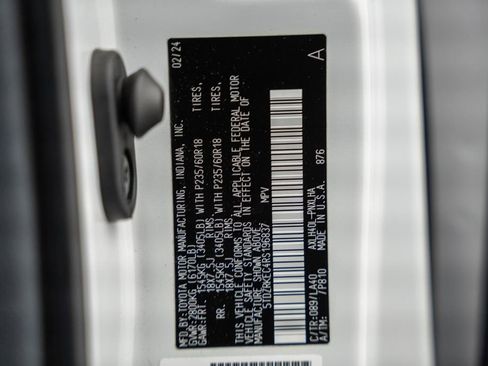 Certified 2024 Toyota Sienna Limited FWD image 42