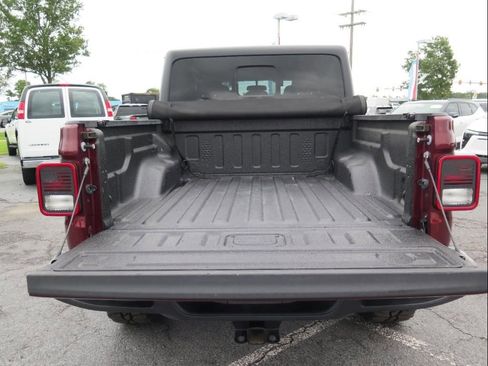 Used 2021 Jeep Gladiator Sport image 17