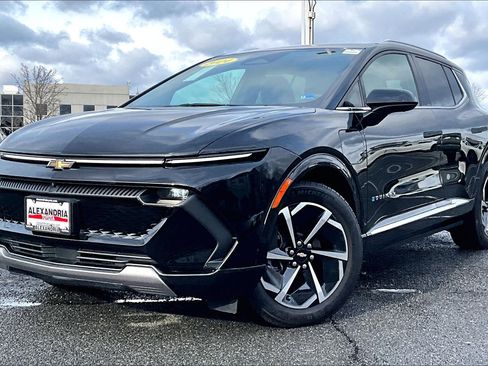 Used 2024 Chevrolet Equinox EV LT image 1