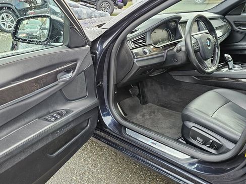 Used 2014 BMW 740i image 17