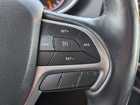 Used 2022 Jeep Grand Cherokee Limited image 25